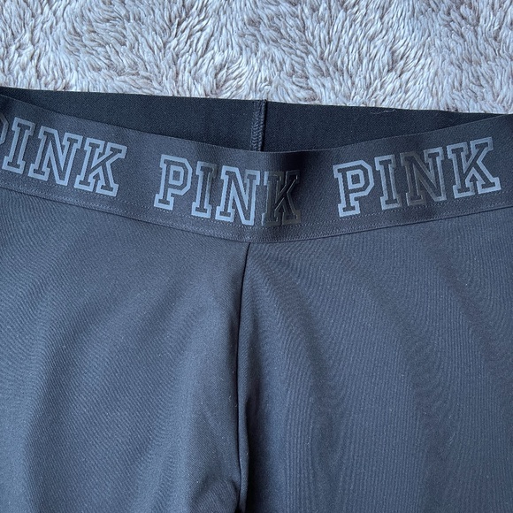 PINK Ultimate Cropped Black Leggins Size S/P - Picture 2 of 8